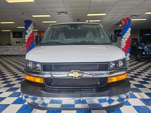 2023 Chevrolet Express 3500 LT