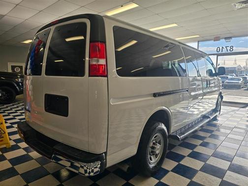 2023 Chevrolet Express 3500 LT