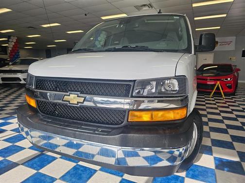 2023 Chevrolet Express 3500 LT