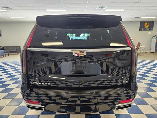 2023 Cadillac Escalade ESV Luxury