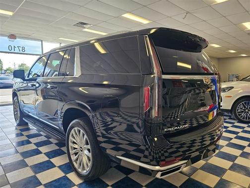 2023 Cadillac Escalade ESV Luxury