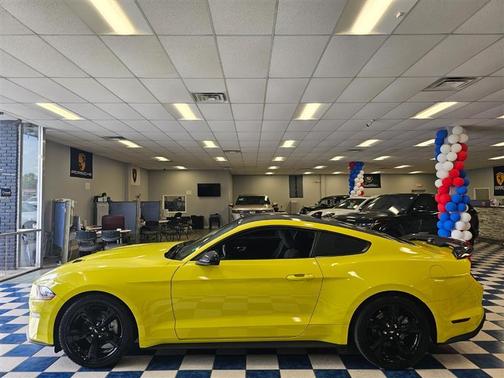 2021 Ford Mustang EcoBoost