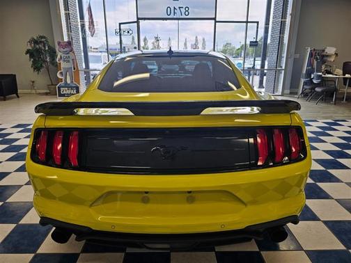 2021 Ford Mustang EcoBoost