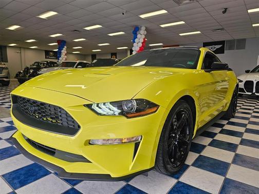 2021 Ford Mustang EcoBoost
