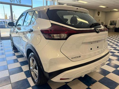 2023 Nissan Kicks S