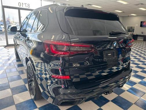 2022 BMW X5 M50i