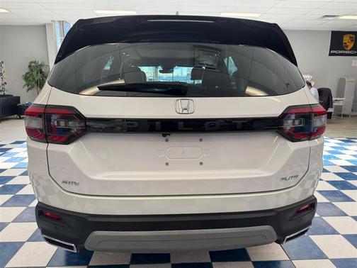 2023 Honda Pilot Elite