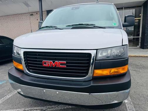 2025 GMC Savana 3500 LT