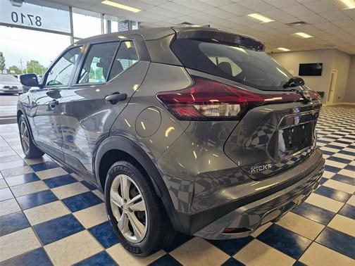 2023 Nissan Kicks S