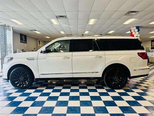 White 2020 Lincoln Navigator L Reserve