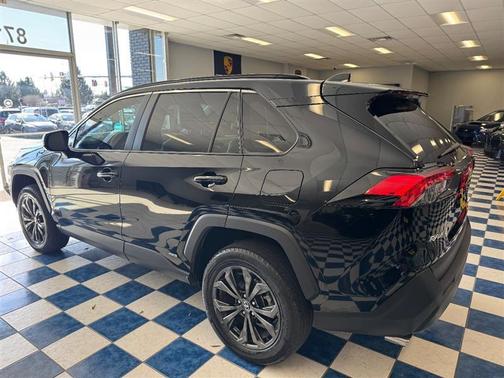2022 Toyota RAV4 Hybrid XLE Premium