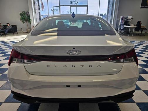 2021 Hyundai ELANTRA SE