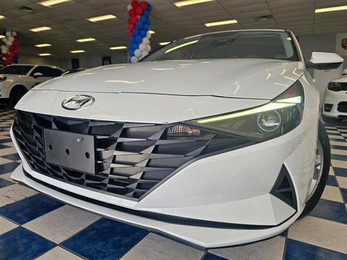2021 Hyundai ELANTRA SE