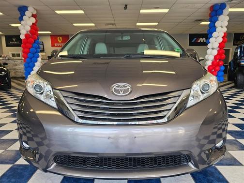 2013 Toyota Sienna XLE