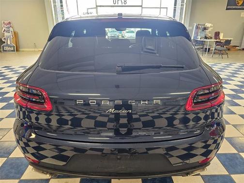 2017 Porsche Macan Base