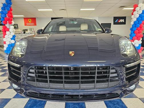 2017 Porsche Macan Base
