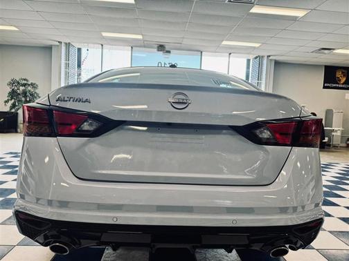 Gray Sky Pearl 2025 Nissan Altima SR