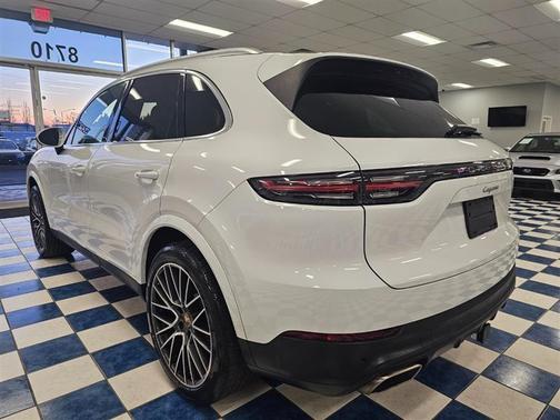 2021 Porsche Cayenne Base