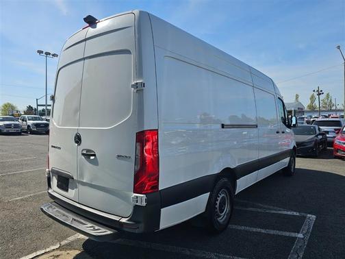2022 Mercedes-Benz Sprinter 2500 High Roof I4