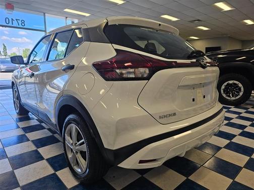 2023 Nissan Kicks S