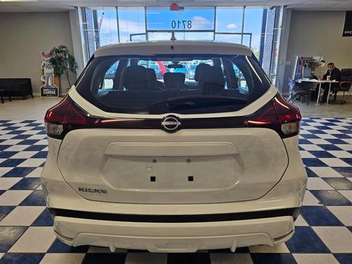 2023 Nissan Kicks S