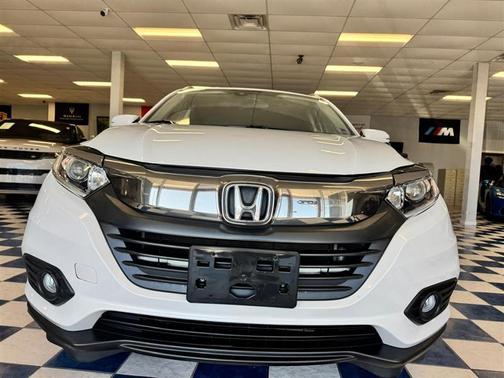White 2021 Honda HR-V EX