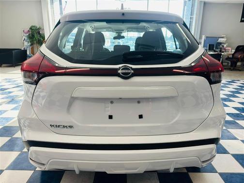 2024 Nissan Kicks S