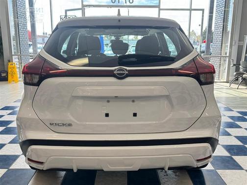 2024 Nissan Kicks S