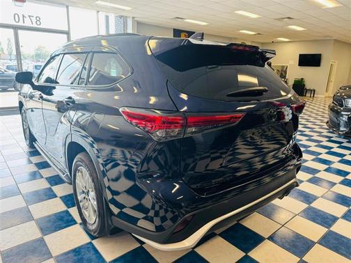 2022 Toyota Highlander XSE