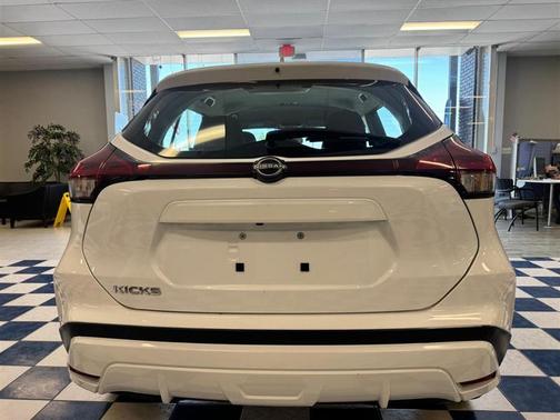 Fresh Powder 2024 Nissan Kicks S