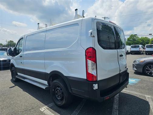 2022 Ford Transit-250 Base
