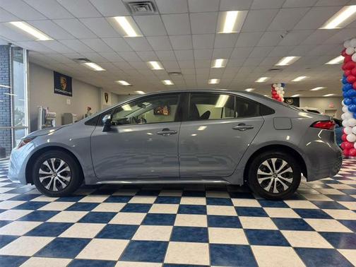 2022 Toyota Corolla Hybrid LE