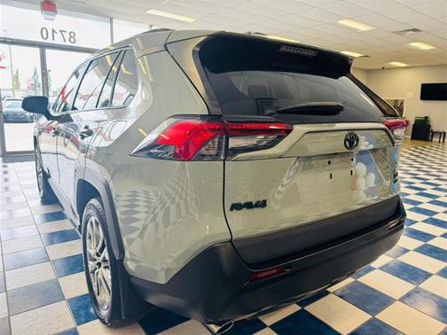 2020 Toyota RAV4 XLE Premium