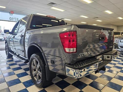 2015 Nissan Titan SV