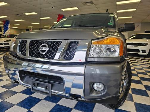 2015 Nissan Titan SV