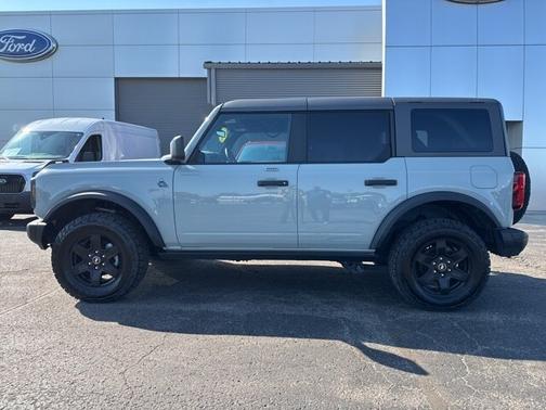 2023 Ford Bronco BLACK DIAMOND