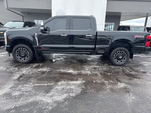 2023 Ford F-350 PLATINUM