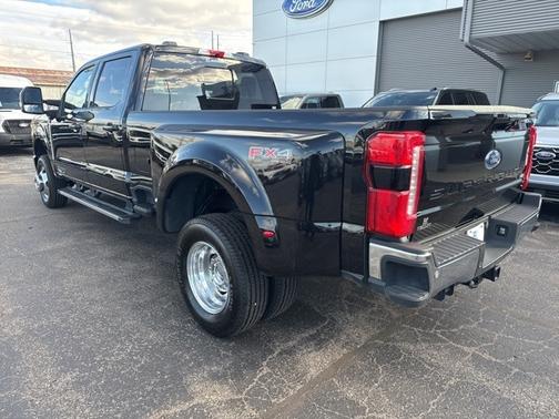 2024 Ford F-350 LARIAT SUPER DUTY