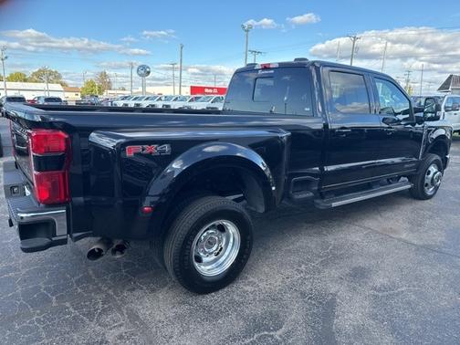2024 Ford F-350 LARIAT SUPER DUTY