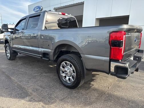 2025 Ford F-350 LARIAT SUPER DUTY