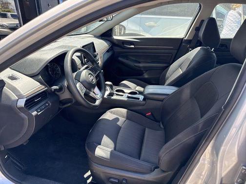 Brilliant Silver Metallic 2024 Nissan Altima 2.5 SV