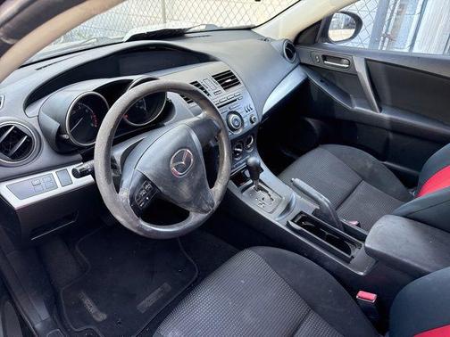 Black Mica 2013 Mazda Mazda3 i SV