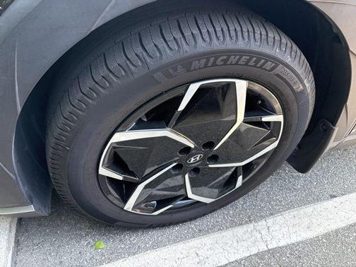 Phantom Black 2022 Hyundai IONIQ 5 SEL