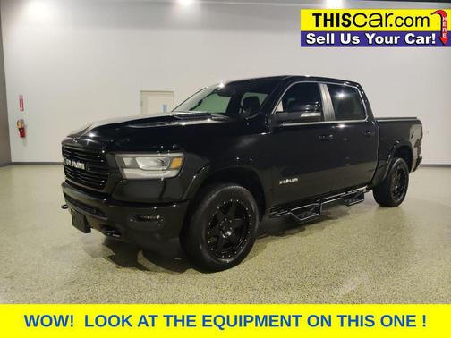 Diamond Black Crystal Pearlcoat 2020 RAM 1500 Laramie