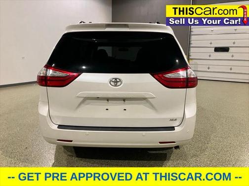 2016 Toyota Sienna XLE