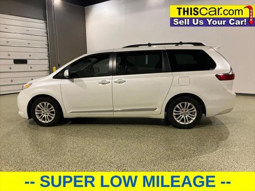 2016 Toyota Sienna XLE