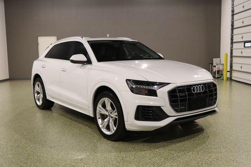 White 2019 Audi Q8 3.0T Premium