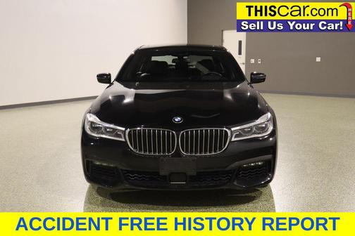 Black Sapphire Metallic 2019 BMW 750 I