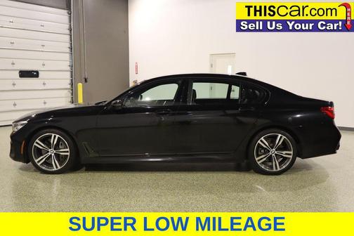 Black Sapphire Metallic 2019 BMW 750 I