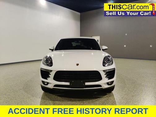 White 2018 Porsche Macan Macan